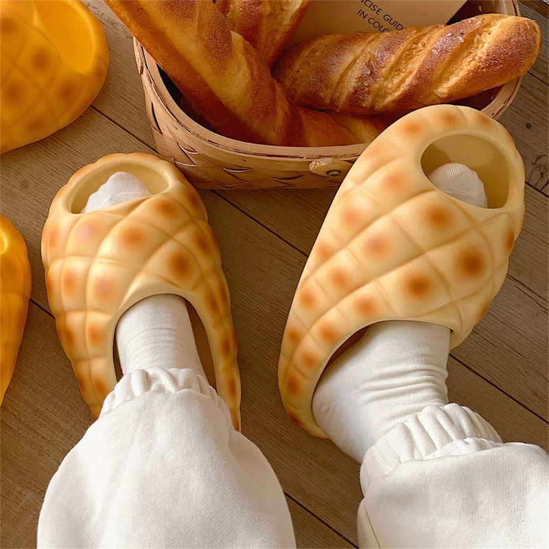 Women'S Shoes Cloud - 2025 디자이너 가짜 파인애플 빵 슬리퍼